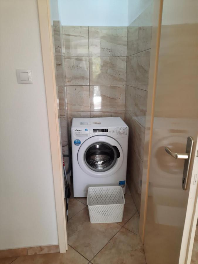 Apartments Villa Beba コミジャ エクステリア 写真