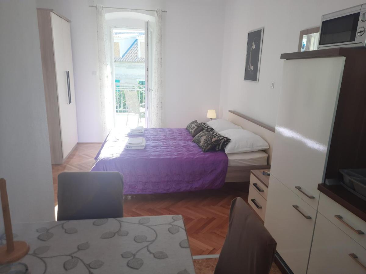 Apartments Villa Beba コミジャ エクステリア 写真