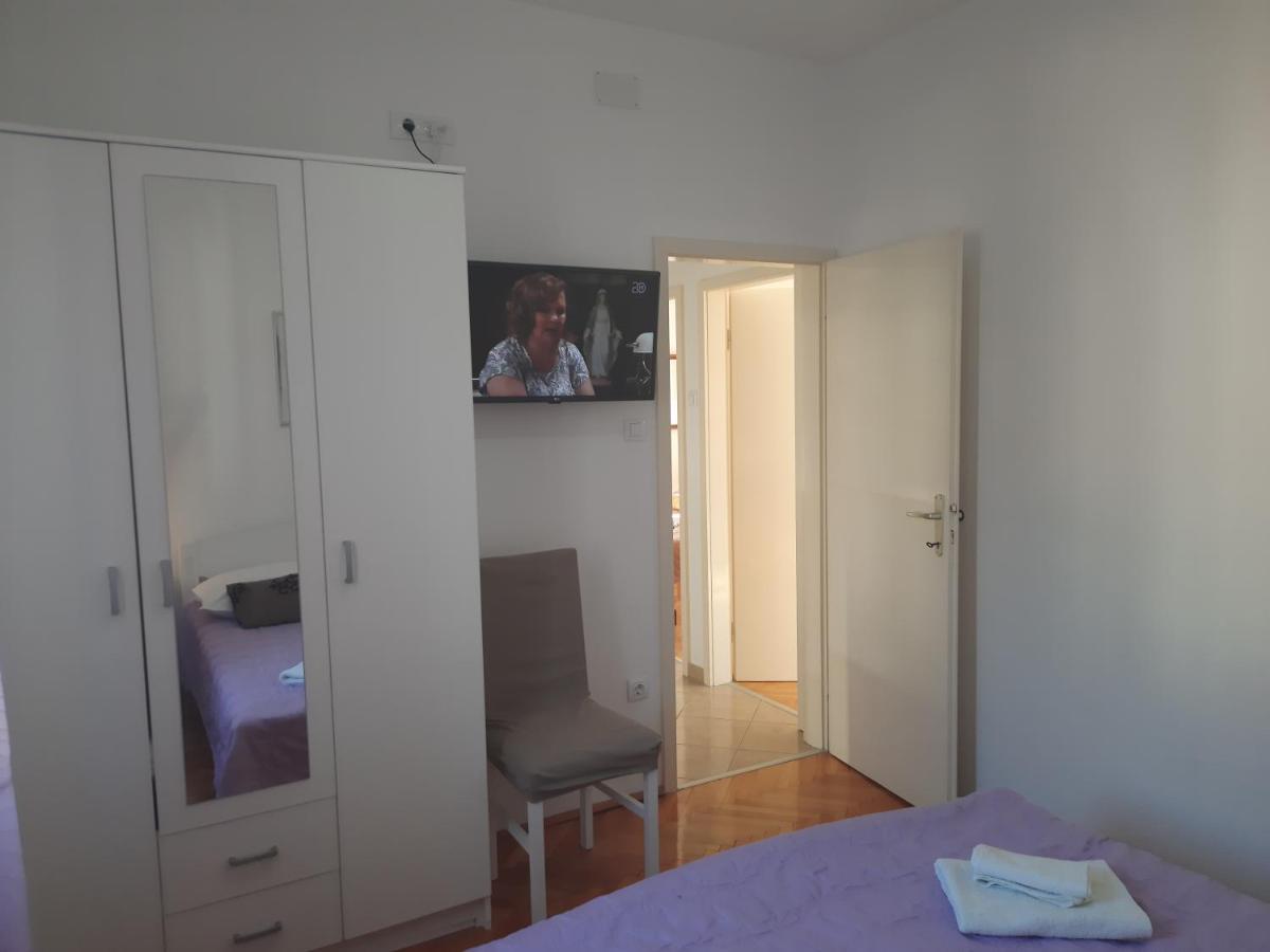 Apartments Villa Beba コミジャ エクステリア 写真